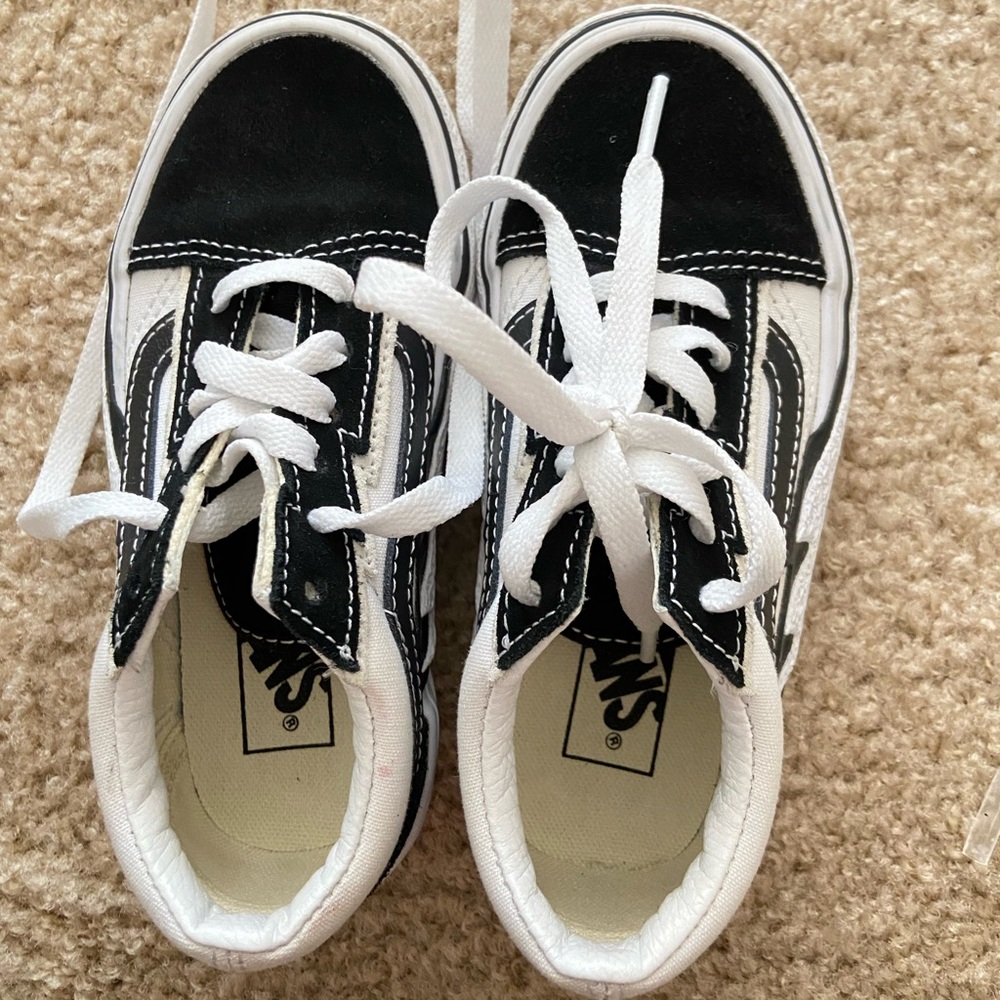 vans boy shoes size 11